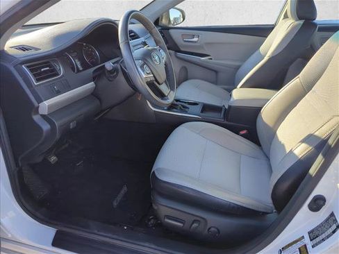 Used 2017 Toyota Camry SE image 7