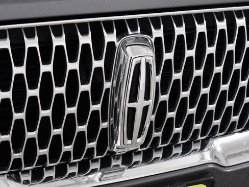 Used 2022 Lincoln Corsair AWD w/ Premium Package image 21