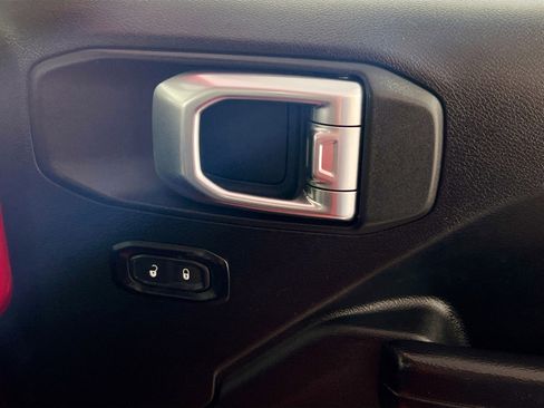 Used 2020 Jeep Wrangler Unlimited Sport S image 32