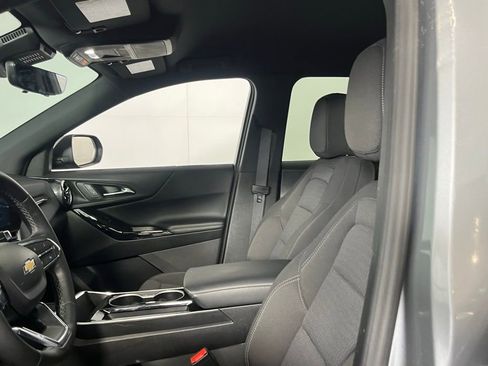 Used 2025 Chevrolet Equinox LT w/ Safety and Technology Package image 23