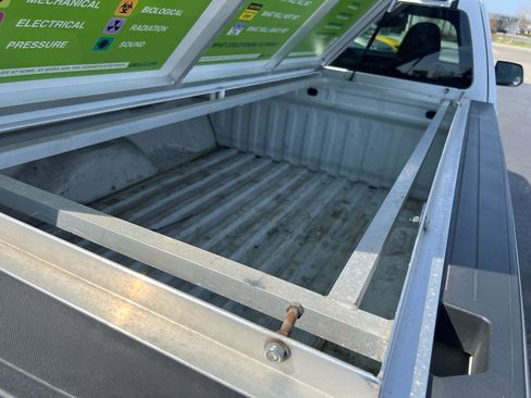 Used 2021 Chevrolet Colorado LT w/ Fleet Safety Package image 8