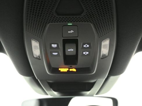 Certified 2025 Porsche Cayenne S image 23