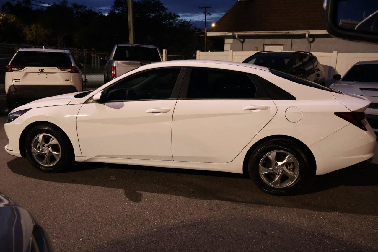 Used 2023 Hyundai Elantra SE FWD image 8