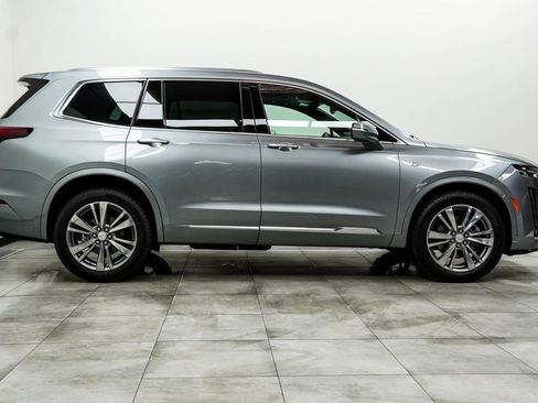 Used 2025 Cadillac XT6 Premium Luxury image 10