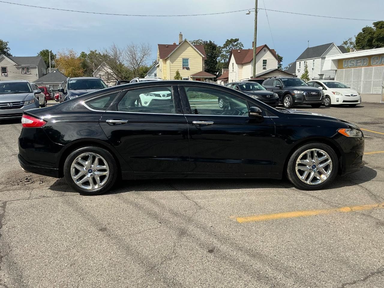 Used 2016 Ford Fusion SE FWD image 3