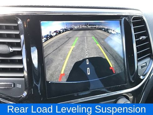Used 2022 Jeep Grand Cherokee Limited w/ Technology Group AWD/4WD image 11