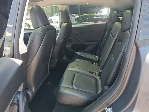 Used 2024 Tesla Model Y Long Range RWD image 10