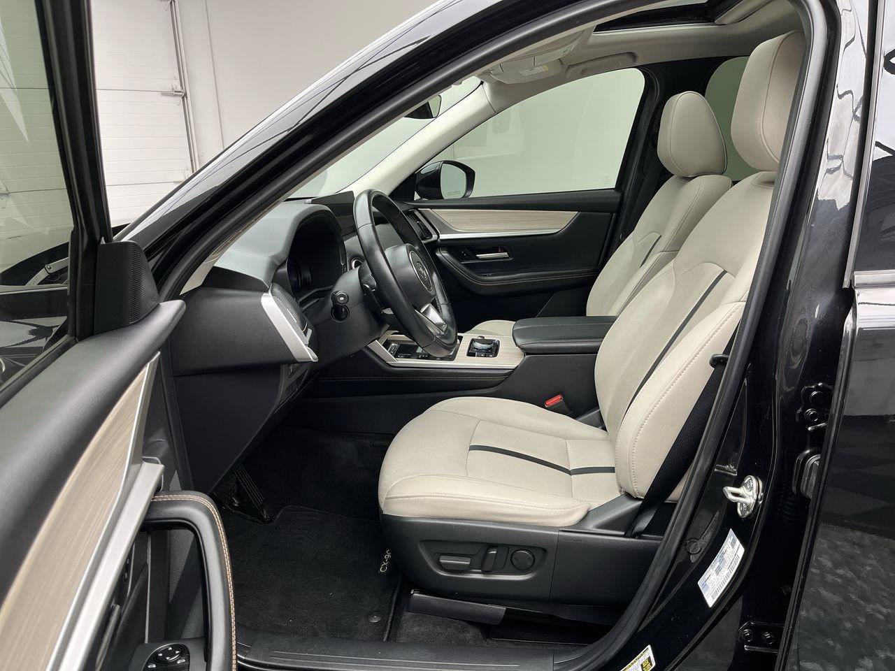 Certified 2024 MAZDA CX-90 Plug-In Hybrid w/ Preferred AWD/4WD image 3