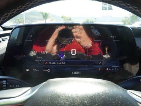 Used 2025 Chevrolet Traverse LT w/ Driver Confidence Package image 14