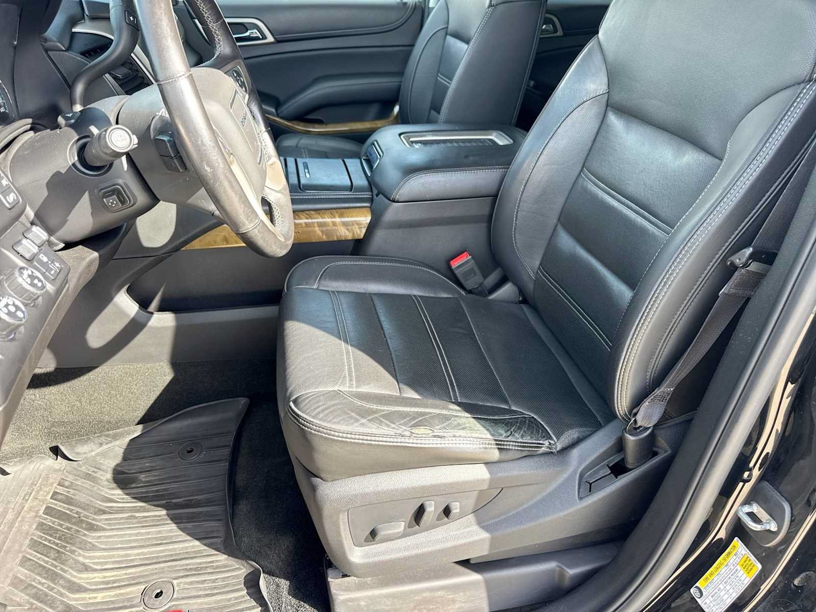 Used 2017 GMC Yukon Denali AWD/4WD image 16