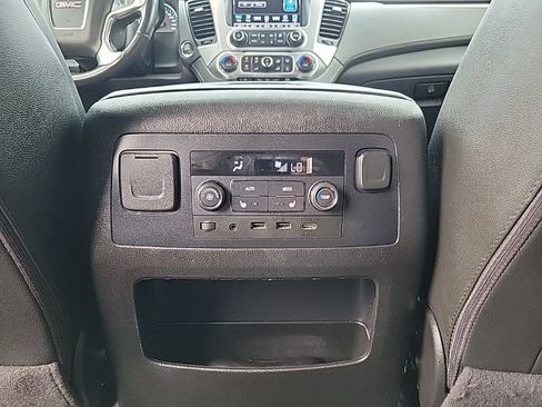 Used 2020 GMC Yukon SLT w/ Premium Edition RWD image 18