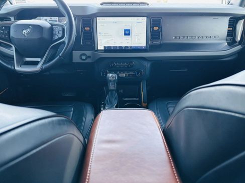 Used 2022 Ford Bronco Badlands image 26