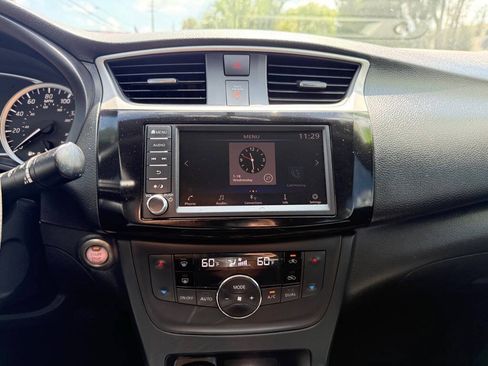 Used 2019 Nissan Sentra SV FWD image 17