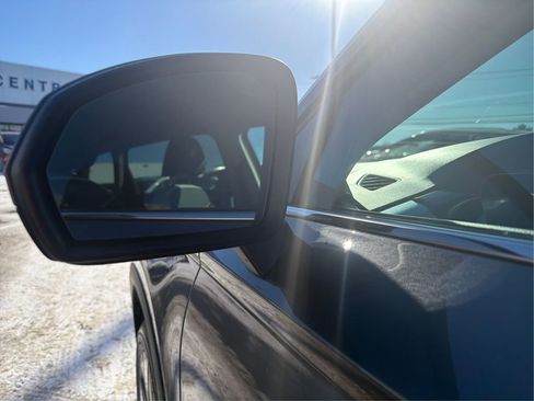 Used 2025 Volkswagen Taos SE image 26