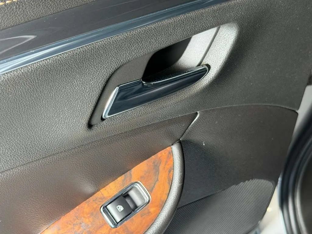 Used 2014 Chevrolet Impala LT w/ Convenience Package FWD image 16