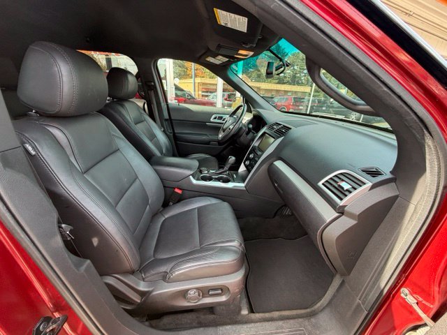 Used 2015 Ford Explorer XLT w/ Equipment Group 202B AWD/4WD image 11