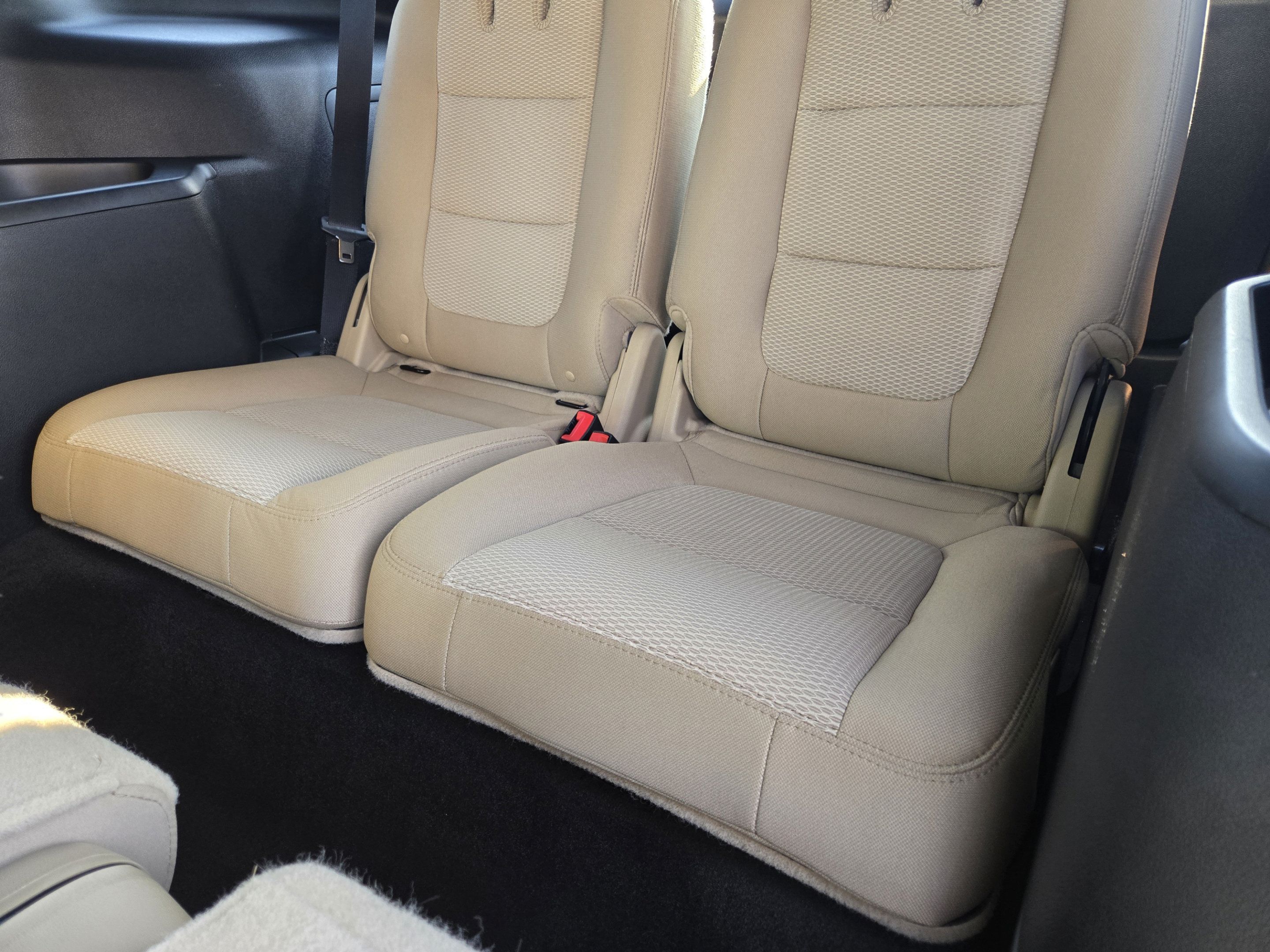 Used 2017 Ford Explorer XLT FWD image 27