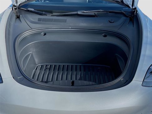 Used 2023 Tesla Model 3 Standard Range image 30