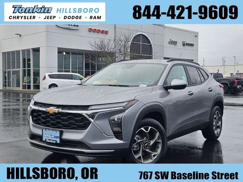 Used 2026 Chevrolet Trax LT image 1