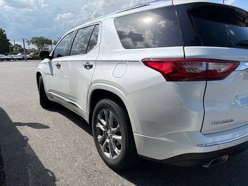 Used 2021 Chevrolet Traverse Premier FWD image 6
