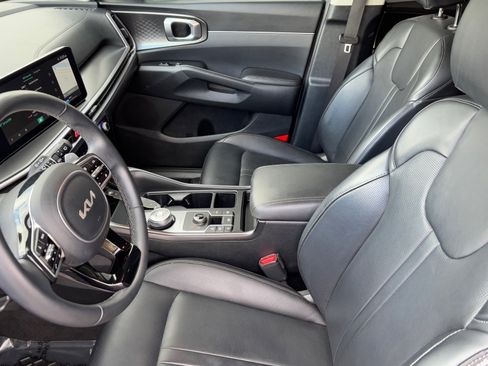 Used 2025 Kia Sorento EX image 17