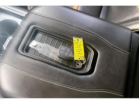Used 2023 GMC Yukon XL AT4 w/ AT4 Premium Package AWD/4WD image 57