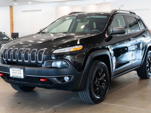 Used 2015 Jeep Cherokee Trailhawk w/ Comfort/Convenience Group image 1
