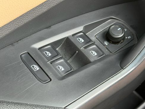 Used 2020 Volkswagen Jetta SE FWD image 21