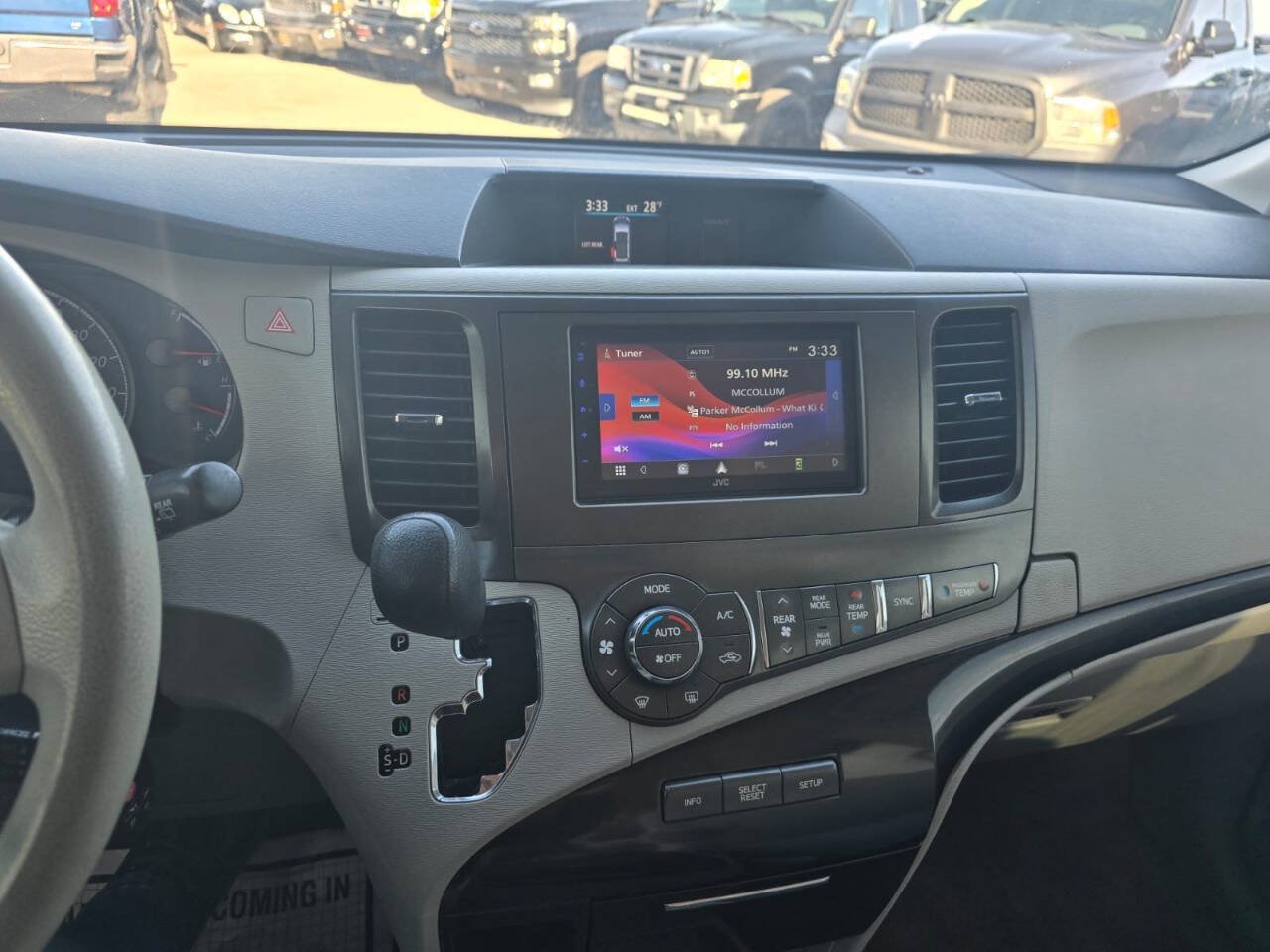 Used 2014 Toyota Sienna LE FWD image 19