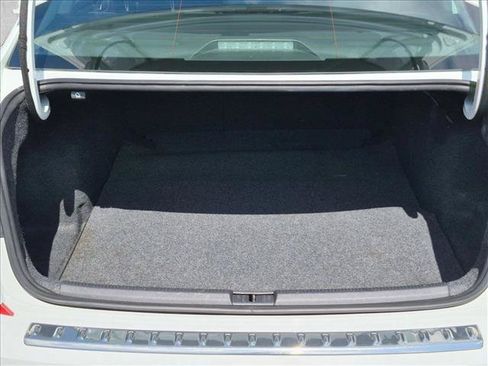 Used 2022 Volkswagen Passat 2.0T SE FWD image 6