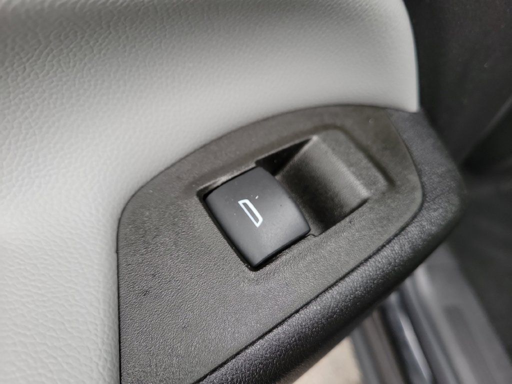 Used 2024 Chevrolet Equinox LS w/ LS Convenience Package FWD image 19