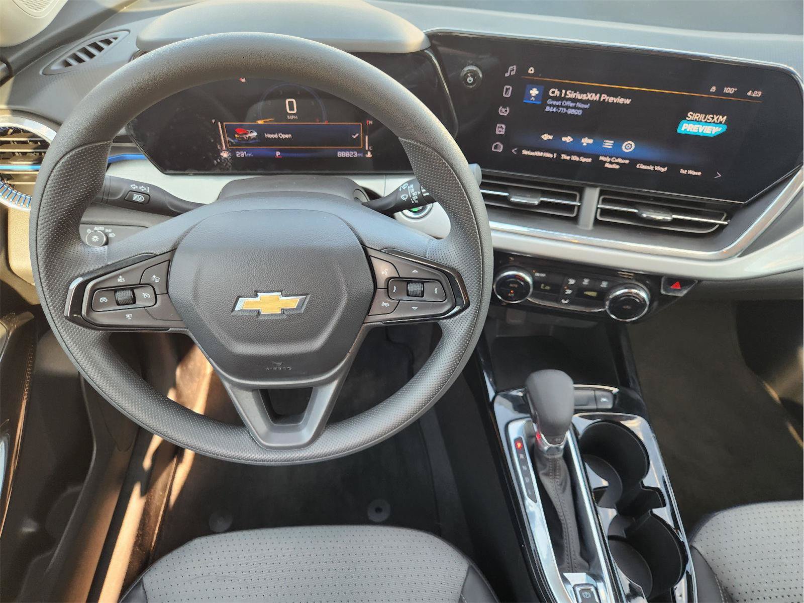 Used 2024 Chevrolet Trax LT FWD image 27