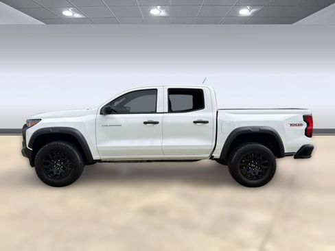 Used 2024 Chevrolet Colorado Trail Boss AWD/4WD image 2
