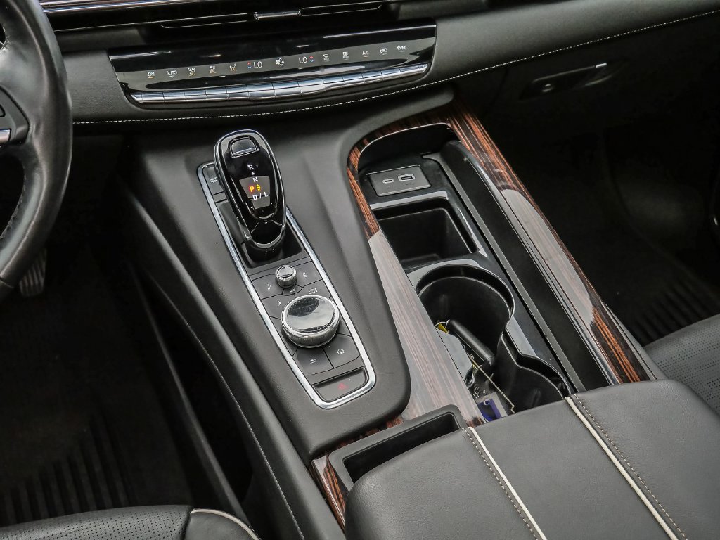 Used 2023 Cadillac Escalade Premium Luxury AWD/4WD image 30