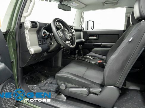 Used 2014 Toyota FJ Cruiser 4WD image 21