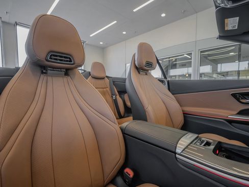 Used 2026 Mercedes-Benz CLE 300 4MATIC Cabriolet image 36