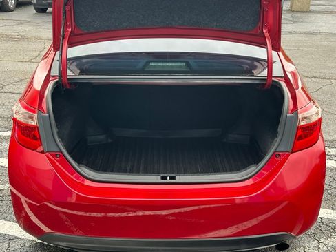 Used 2018 Toyota Corolla LE FWD image 8