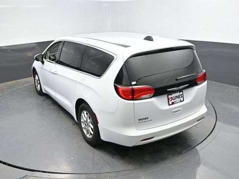 Used 2023 Chrysler Voyager LX FWD image 45
