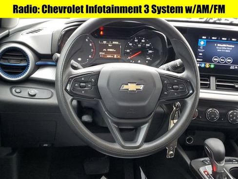 Used 2024 Chevrolet Trax LS w/ LS Convenience Package image 10