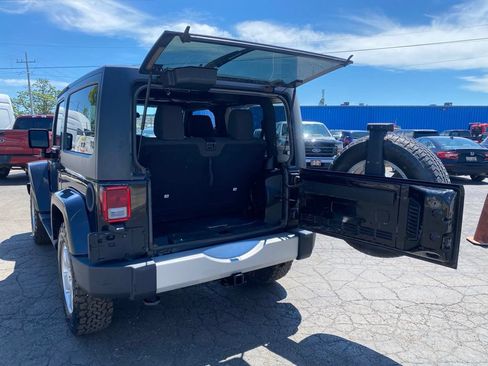 Used 2011 Jeep Wrangler Sahara w/ Dual Top Group AWD/4WD image 5
