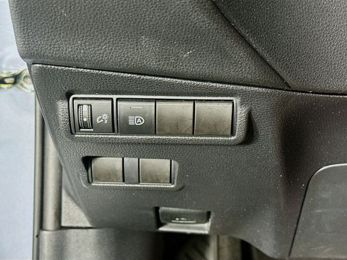 Used 2022 Toyota Corolla Cross LE FWD image 17