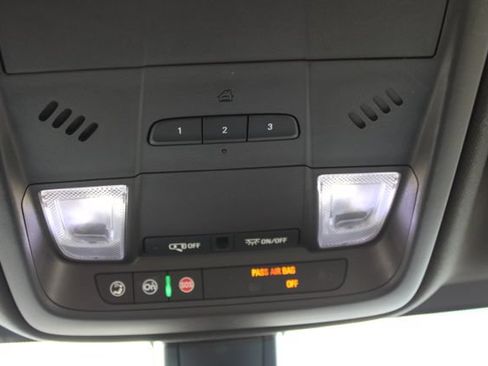 Used 2019 Cadillac XT5 FWD image 36