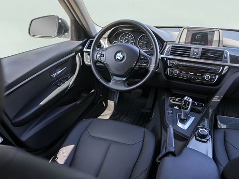 Used 2018 BMW 320i xDrive Sedan AWD/4WD image 30