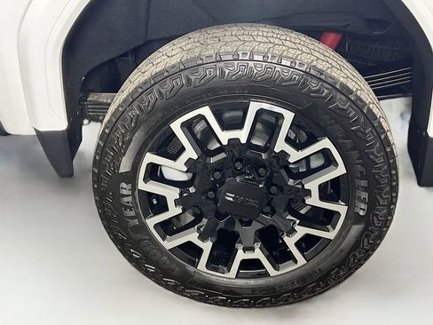 Certified 2025 GMC Sierra 2500 Denali image 26