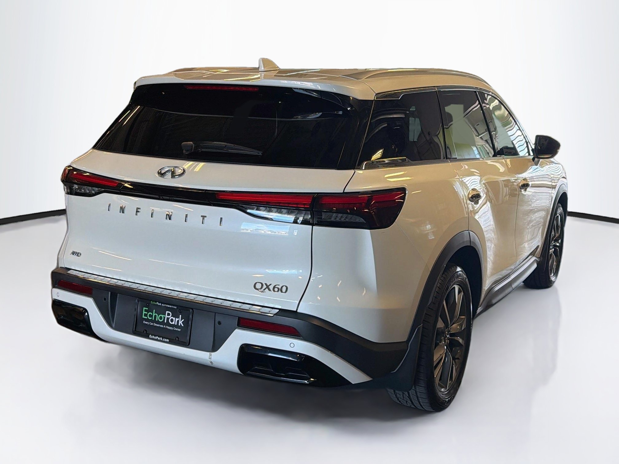 Used 2023 INFINITI QX60 Luxe w/ Vision Package AWD/4WD image 9
