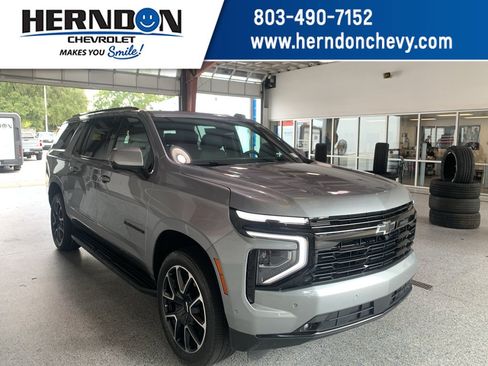 Used 2025 Chevrolet Suburban RST w/ Comfort Package RWD image 1