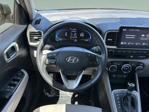 Certified 2023 Hyundai Venue SEL FWD image 10