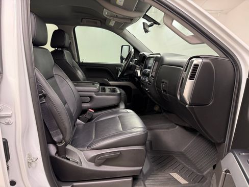 Used 2018 Chevrolet Silverado 1500 LT w/ All Star Edition AWD/4WD image 26