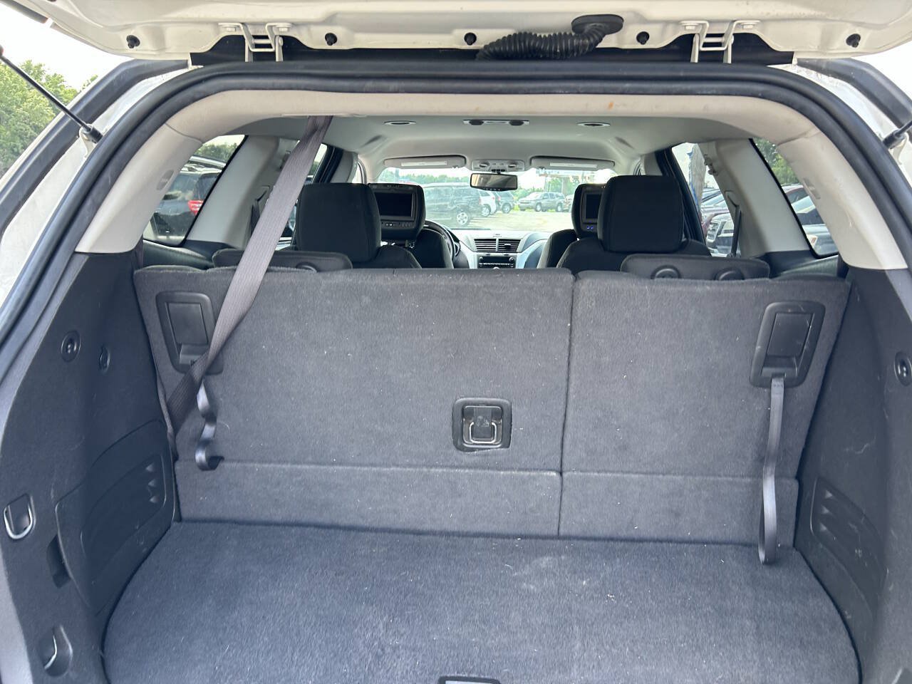 Used 2011 Chevrolet Traverse LT w/ Personal Connectivity Package FWD image 5