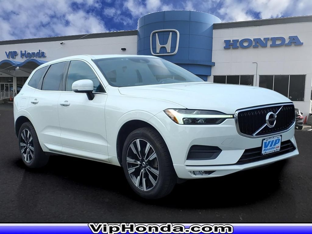 Used 2021 Volvo XC60 T5 Momentum w/ Climate Package AWD/4WD image 1